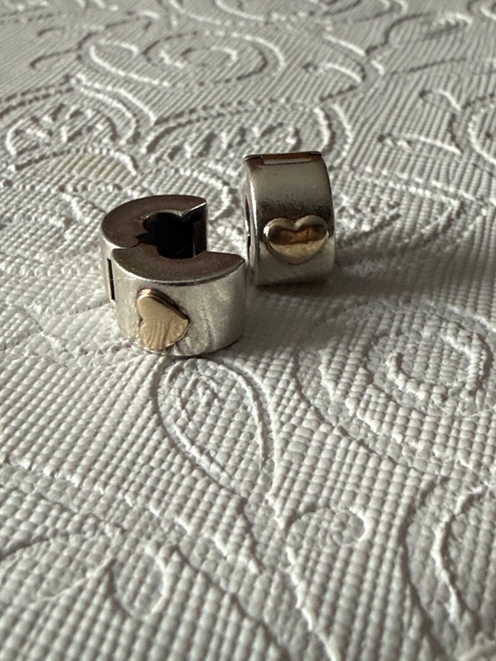Jewelry - Pandora clips (x2)